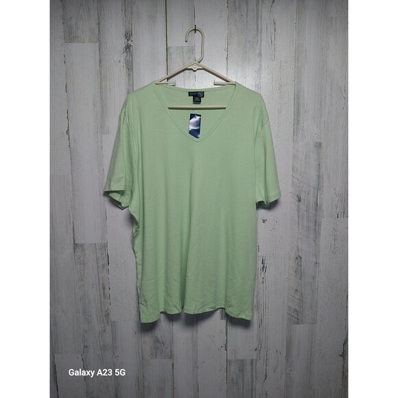 Venezia 22/24 Green V Neck Short Sleeve Tee NWT - Picture 1 of 7